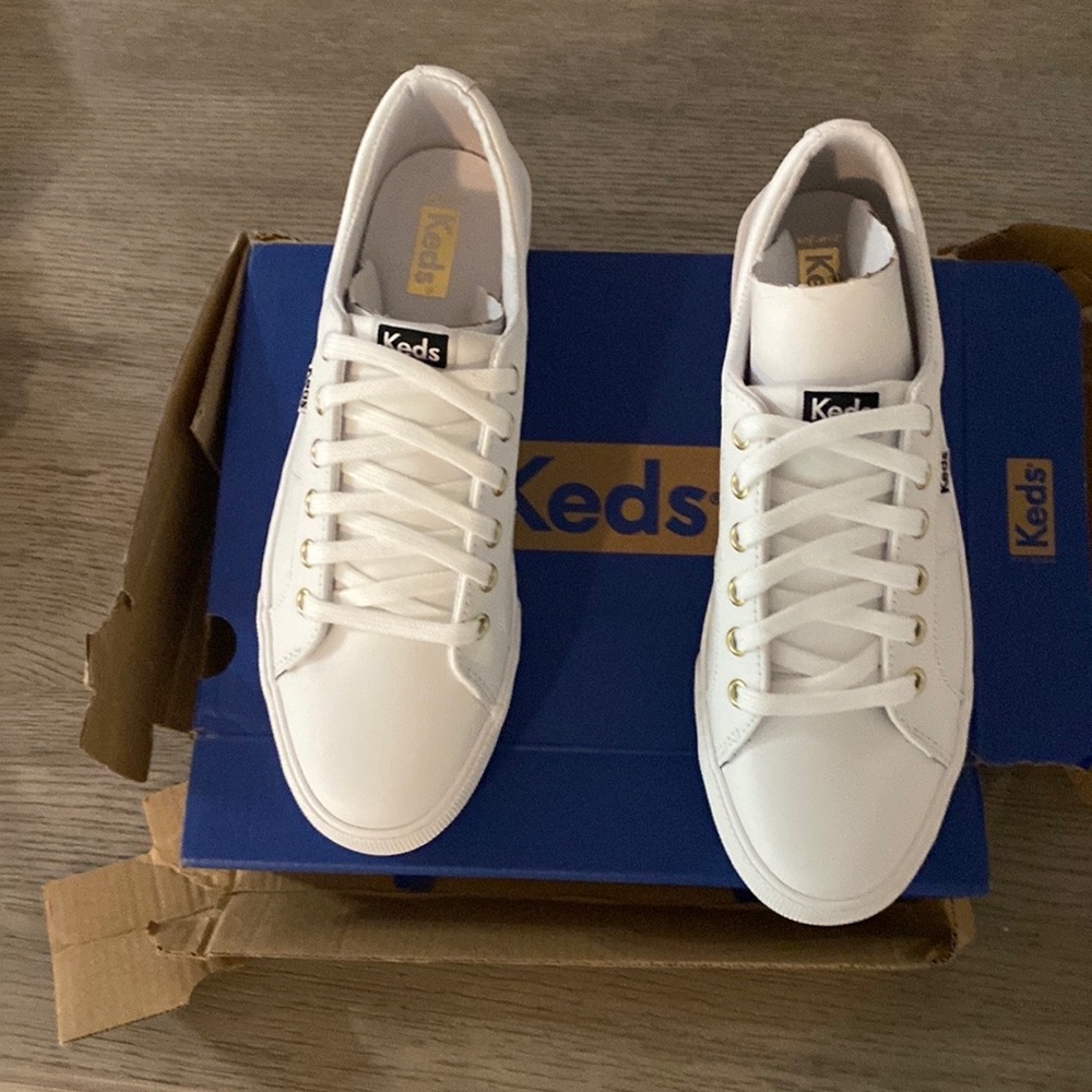 PRO KED LS CLASSIC IF U HAVE A OLD SCHOOL MIND N CLASSIC WEAR U WILL LOVE THESE.